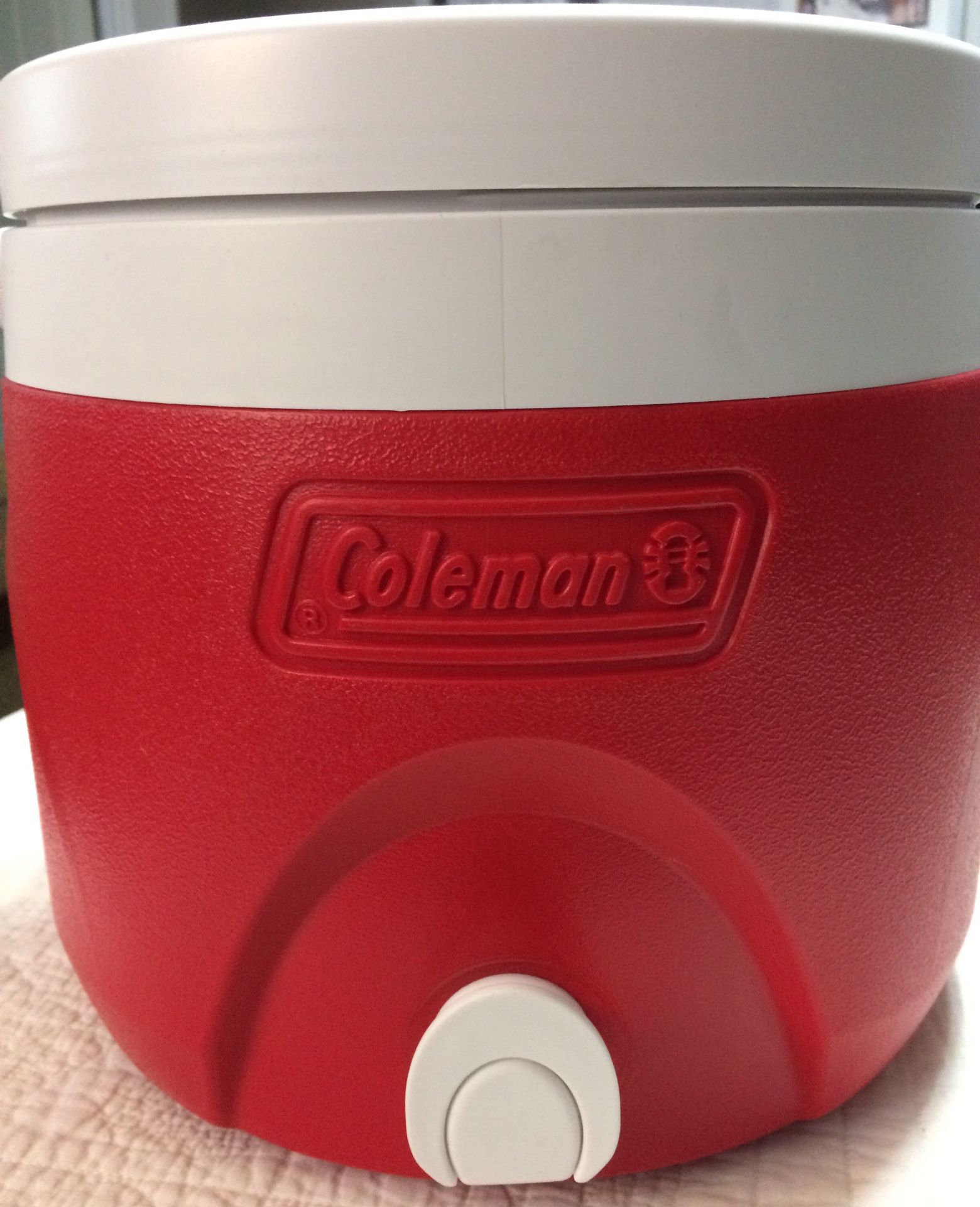 Coleman 2 gallon stackable beverage cooler