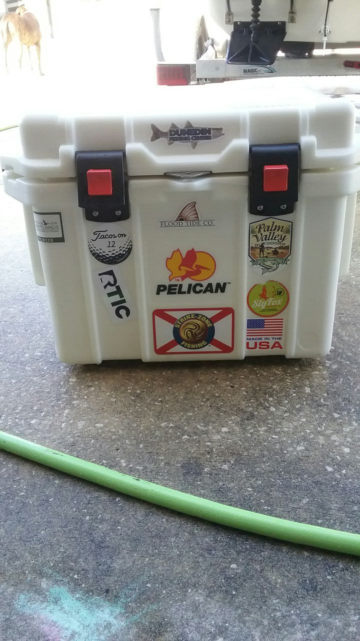 Pelican yeti rtic roto molded 35 qt cooler