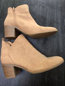 Qupid Women's Tan Suede Ankle Boots – Size 9