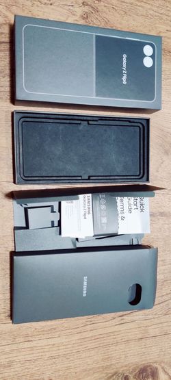 Box only Samsung Galaxy Z Flip8 Empty Box And Papers Only