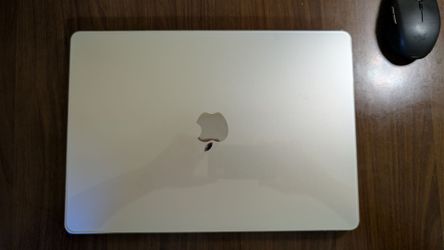 2026 15” MacBook Air M5 – 16GB RAM / 500GB – Pristine Condition