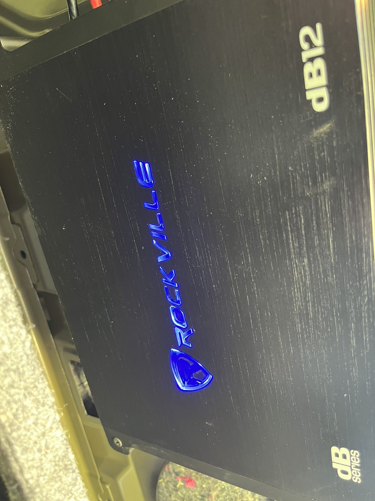 DB12 Rockville Amplifier 