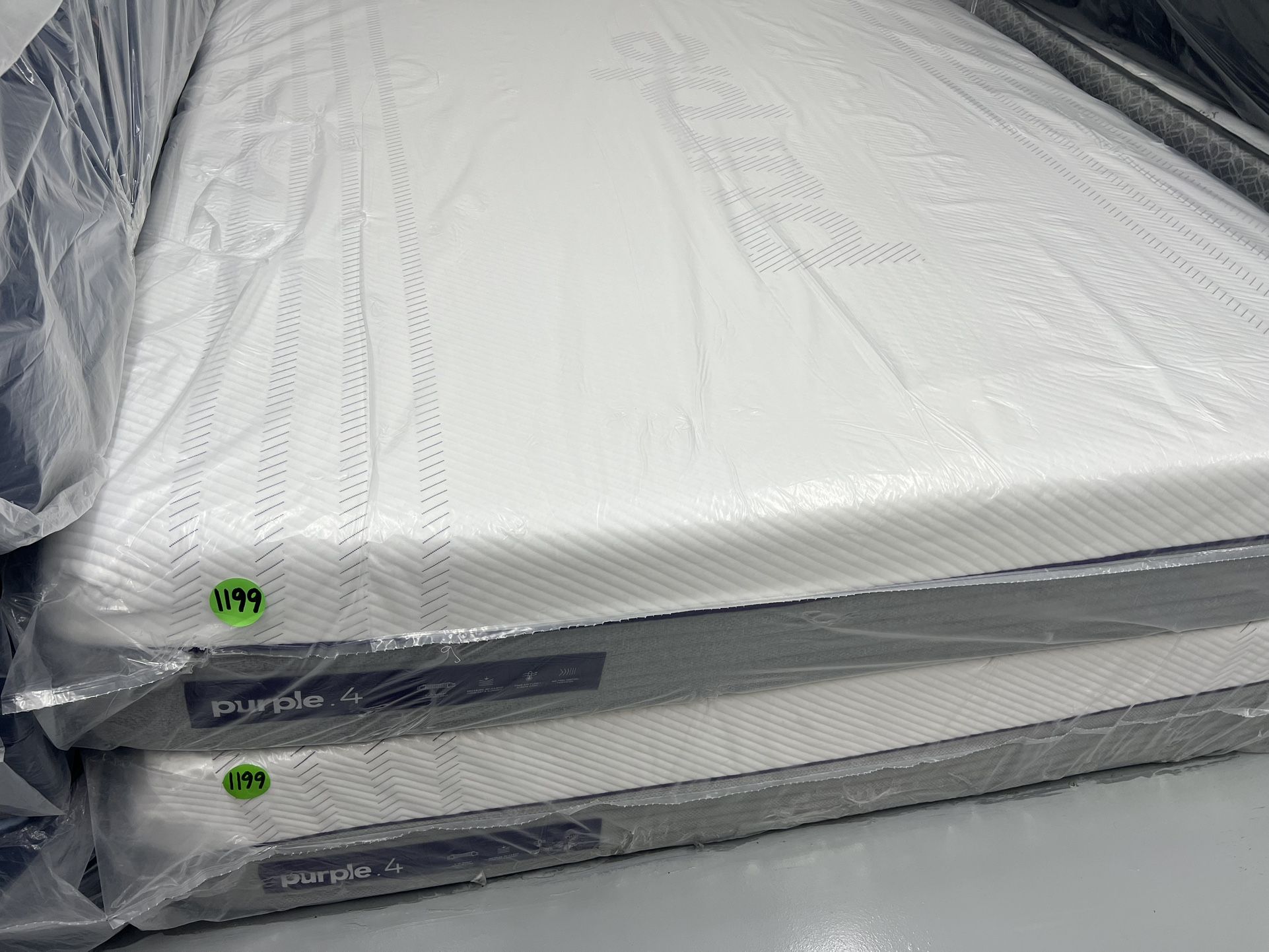 KING SIZE PURPLE .4 MATTRESS & BOX SPRING BED SET