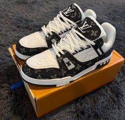 LV Trainer Black And White