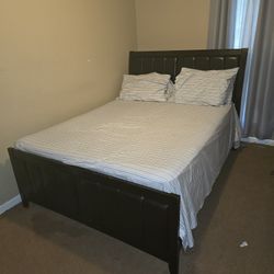 Queens Furniture Bedroom Set 