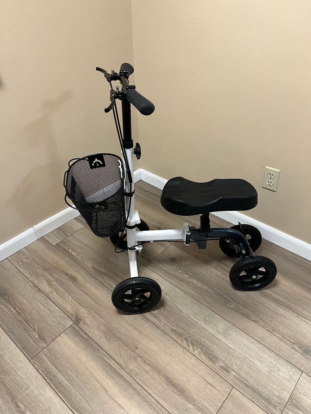 Knee Rover Scooter Includes Removable Basket