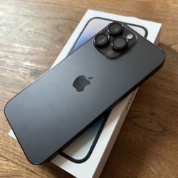 iPhone 15 Pro (Black)