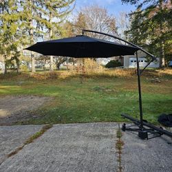 Offset Cantilever Outdoor Patio Umbrella 
