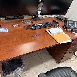 Rectangular computer desk in wenge color, with 3 drawers$100