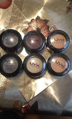 Nyx eyeshadow/lip gloss