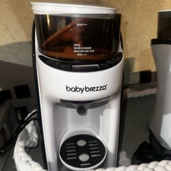 Baby Breeza Pro Formula Dispensers (2)