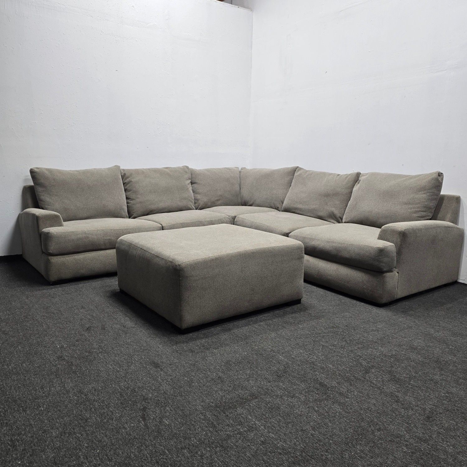 Can Deliver! Clean Sectional Sofa Couch Washable Pillows/Cushions