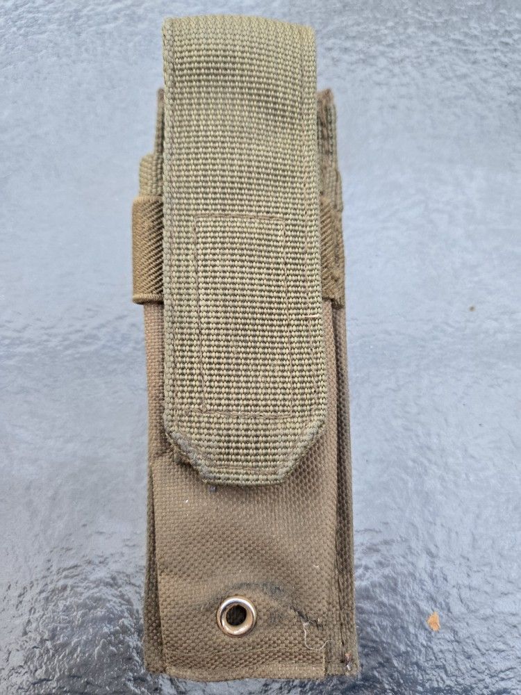 sheath for a knife or lamp / funda para cuchillo o lámpara