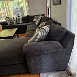 Large Sectional With Chaise