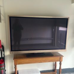 TV 65 Pulgadas Buenas Condiciones Se Mira Muy Bien 