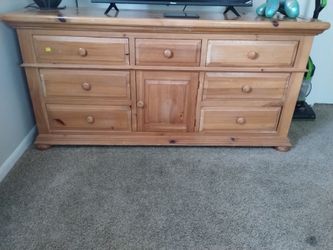 Dresser Set With Mirror
