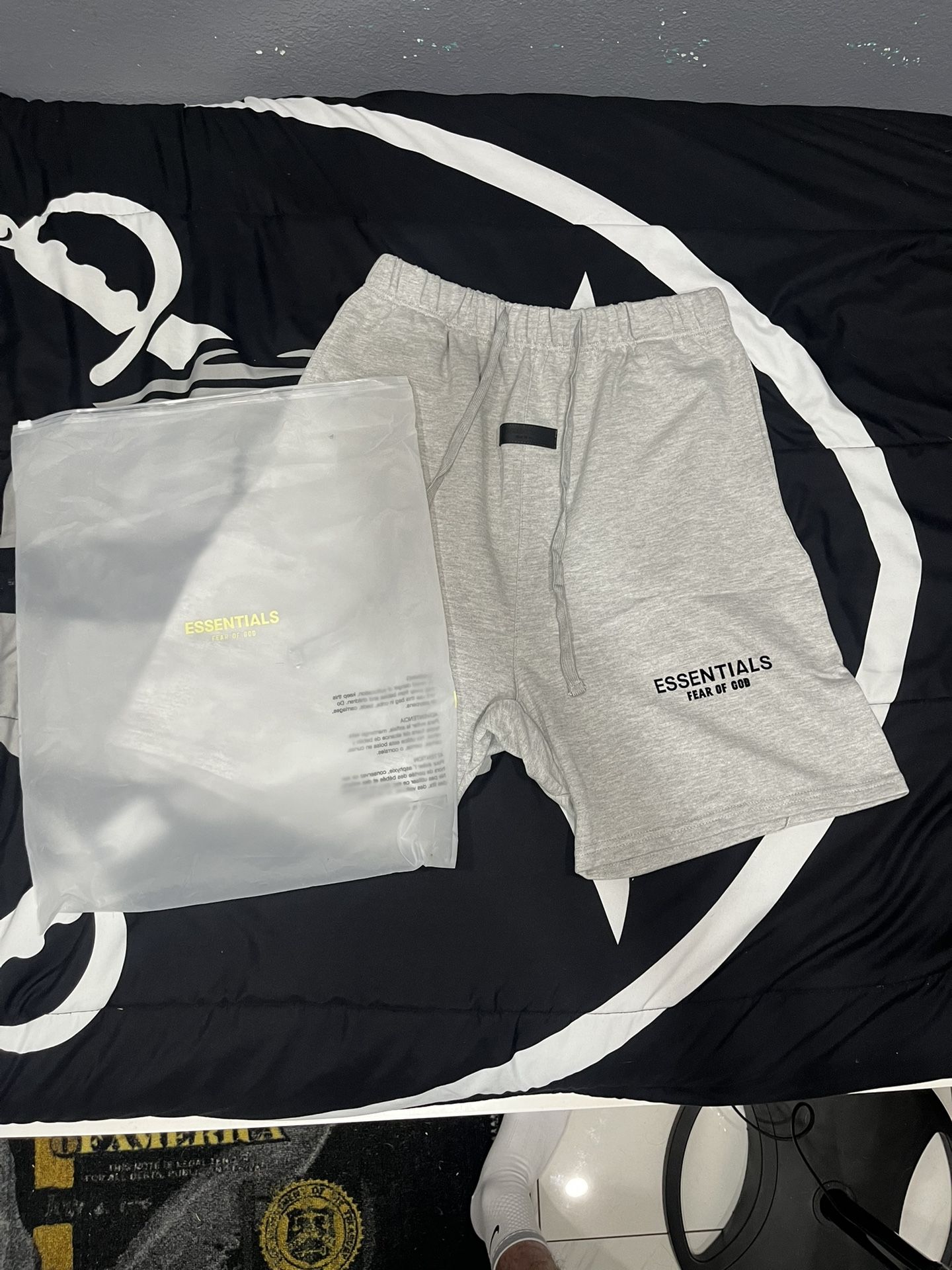 Essential Shorts Grey Size Large