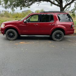 Ford Explorer 2010 XLT  AWD( Project Or Parts) 