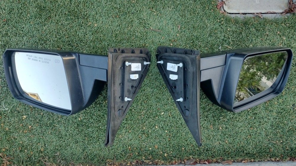 2007 - 2013 Toyota Tundra side mirror