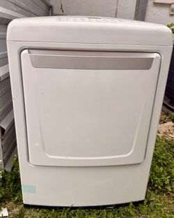 LG Electric Dryer – Clean & Ready to Use – Great Condition