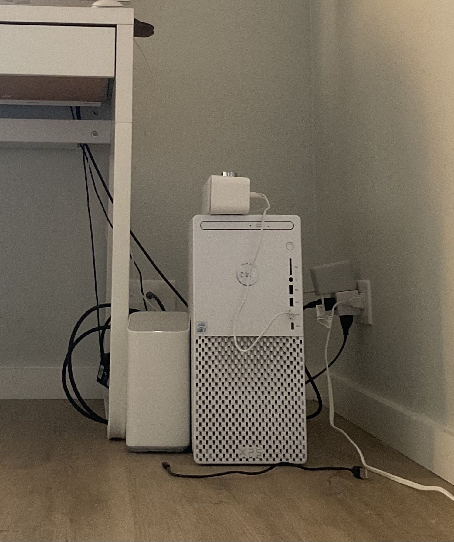 Dell XPS 8940 Desktop Ready to go, plug-and-play