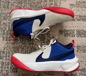 NIKE TEAM HUSTLE D10 GS 'WHITE GAME ROYAL' Size 6Y