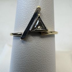 14k yellow gold Cubic Zirconia ring , size 7,5