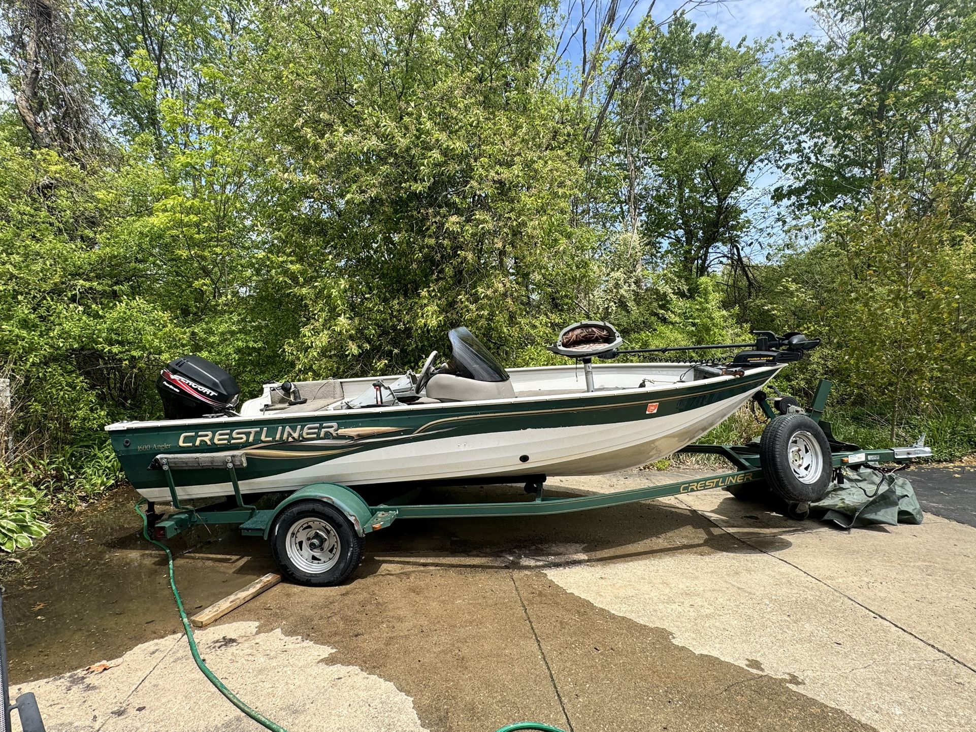 2005 Crestliner 1600 angler