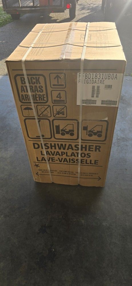 Frigidaire Dishwasher 18w Black Stainless) I Can Help You With Free Delivery Within 10 Miles Distance