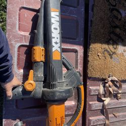 Leaf blower/Vacuum combo