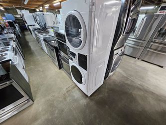 Huge Liquidation Sale Warehouse Full Of Nice Refurbished Reconditioned Certified Refrigerators Washer Dryer Oven Stove Stackable