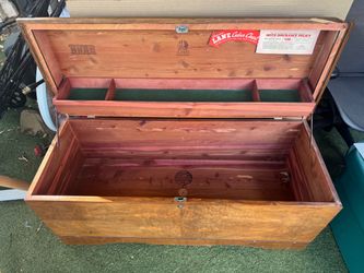 $75 cash only Lane Cedar Chest Vintage Wood Trunk