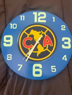 Light in the dark wall clock