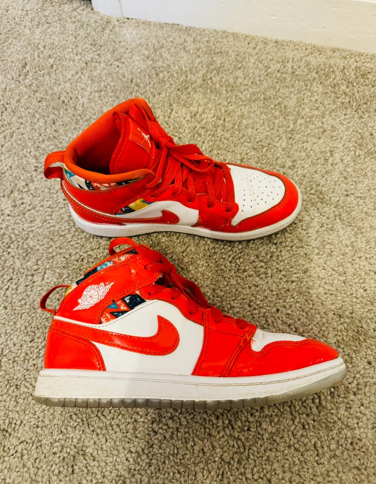 Nike Air Jordan 1 Mid SE "Barcelona Sweater" Chile Red and White colorway 1.5Y