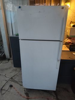 Refrigerator GE