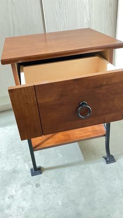 End-table/Night Stand