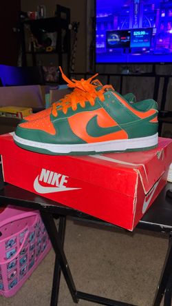 Nike Dunks 