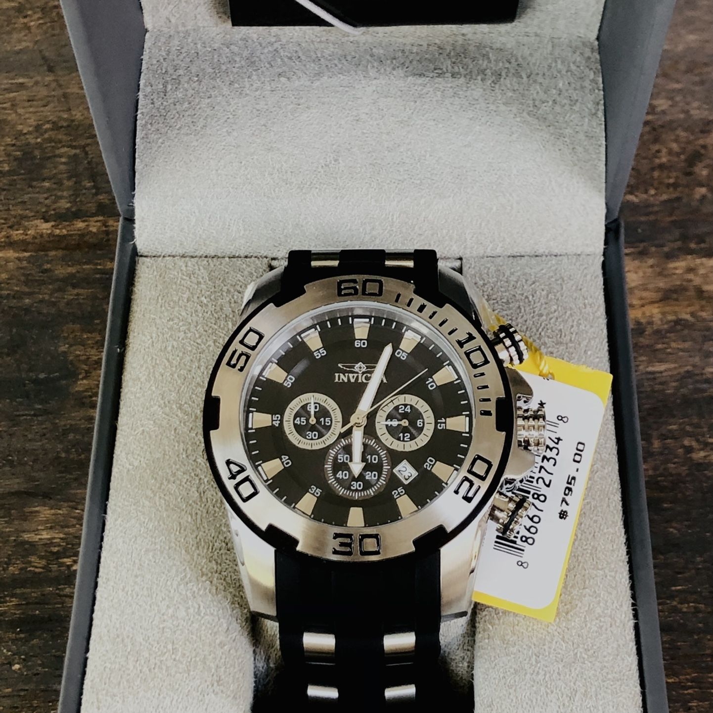 Invicta 22555 top