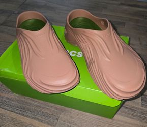 Crocs echo wave