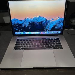 Macbook Pro 2016 15” Retina display And Touchbar 