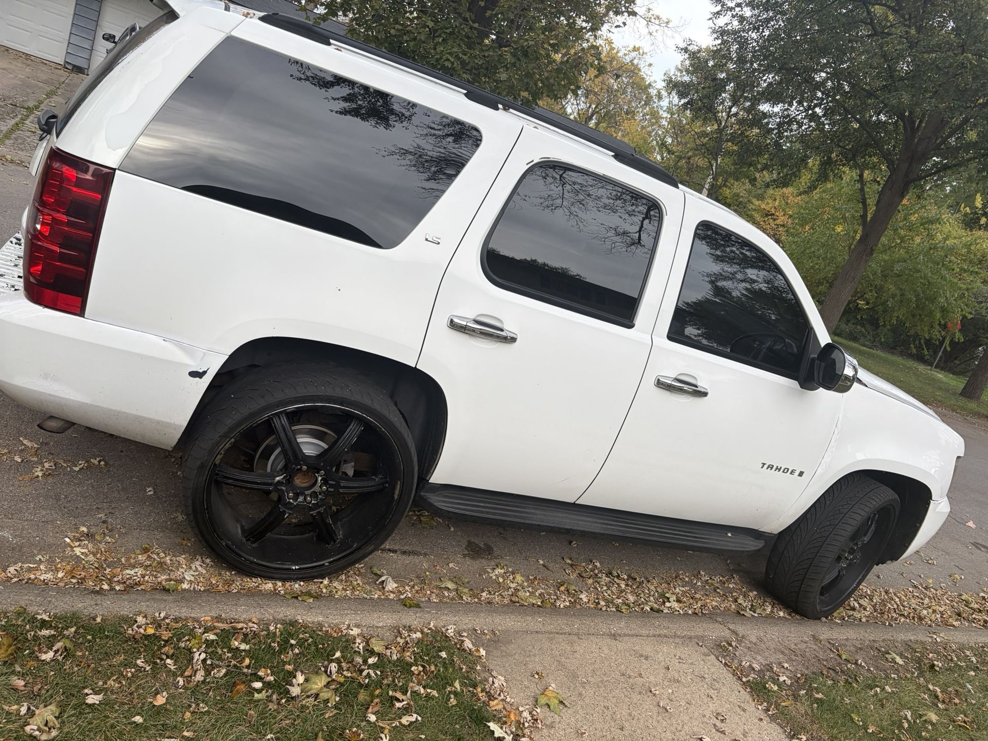 2007 Chevy Tahoe - 26" Rims, System, New Parts