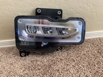 Factory OEM 2016-2018 GMC Sierra 1500 Right Passenger Side Fog Light