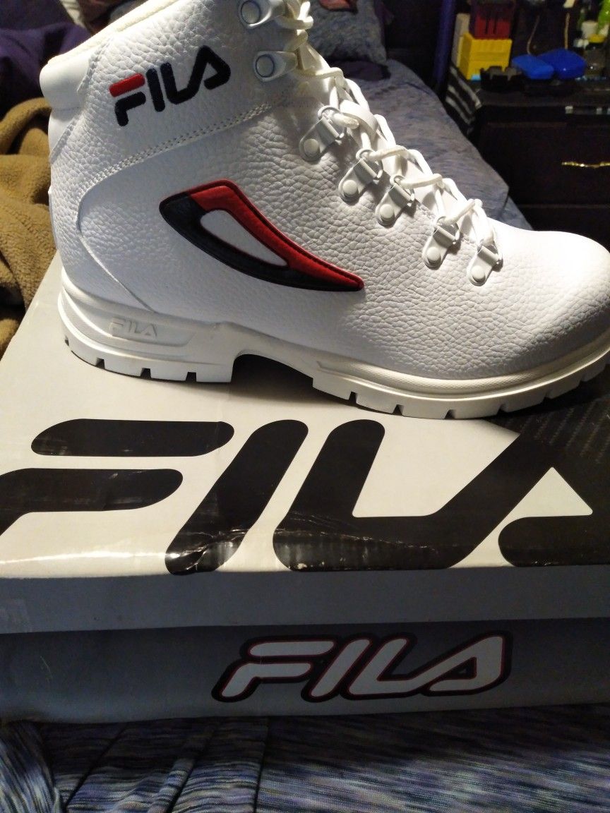 Fila Boots.. Classic White Size 10