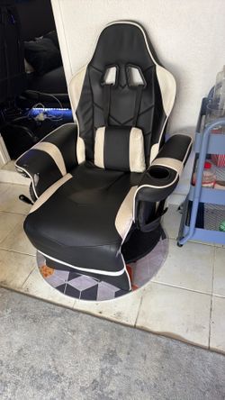 Game recliner chair with cup holder