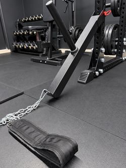 Rack-Mounted Belt Squat Attachment With Belt