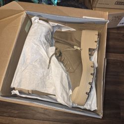 Woman  Boots  Size 10 Brand New  Ask 35