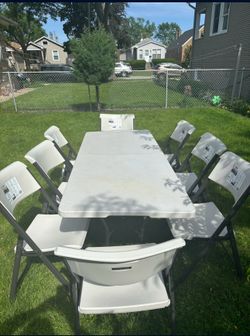 Renta De Sillas $2 Y Mesas $5