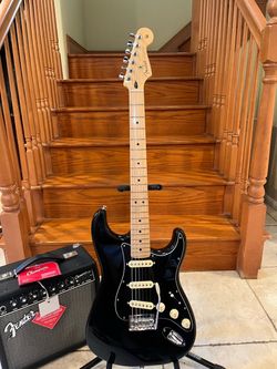 Fender MIM Special Edition Stratocaster (Mint) w/ Fender Champion 20 Amp