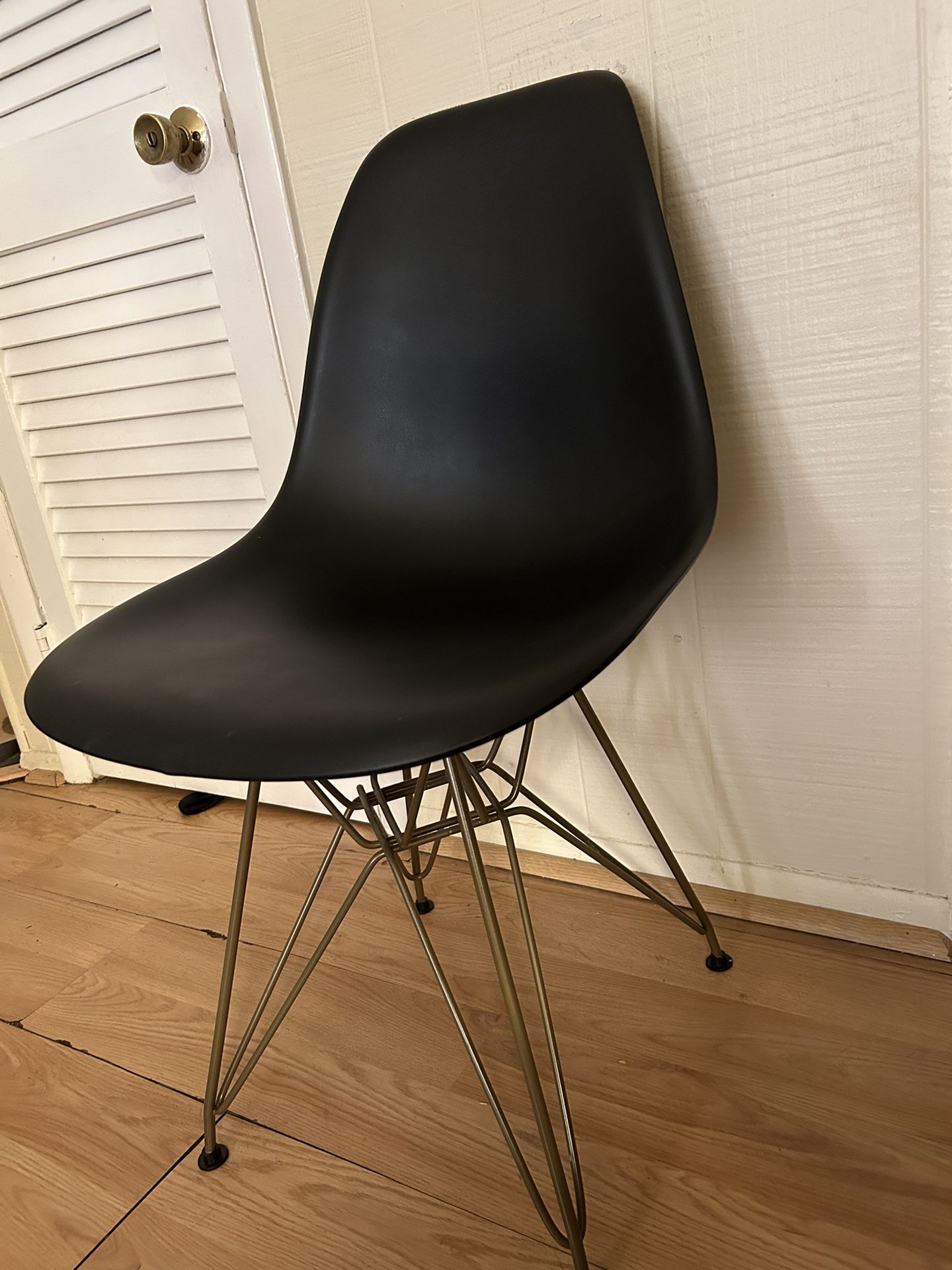 Modern Chair $5