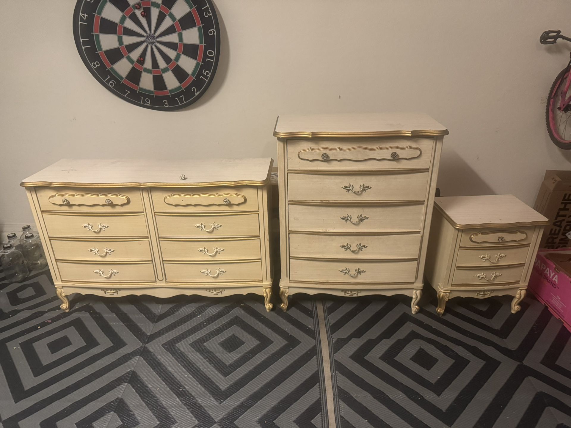 Vintage Dresser Set Pick Up Only
